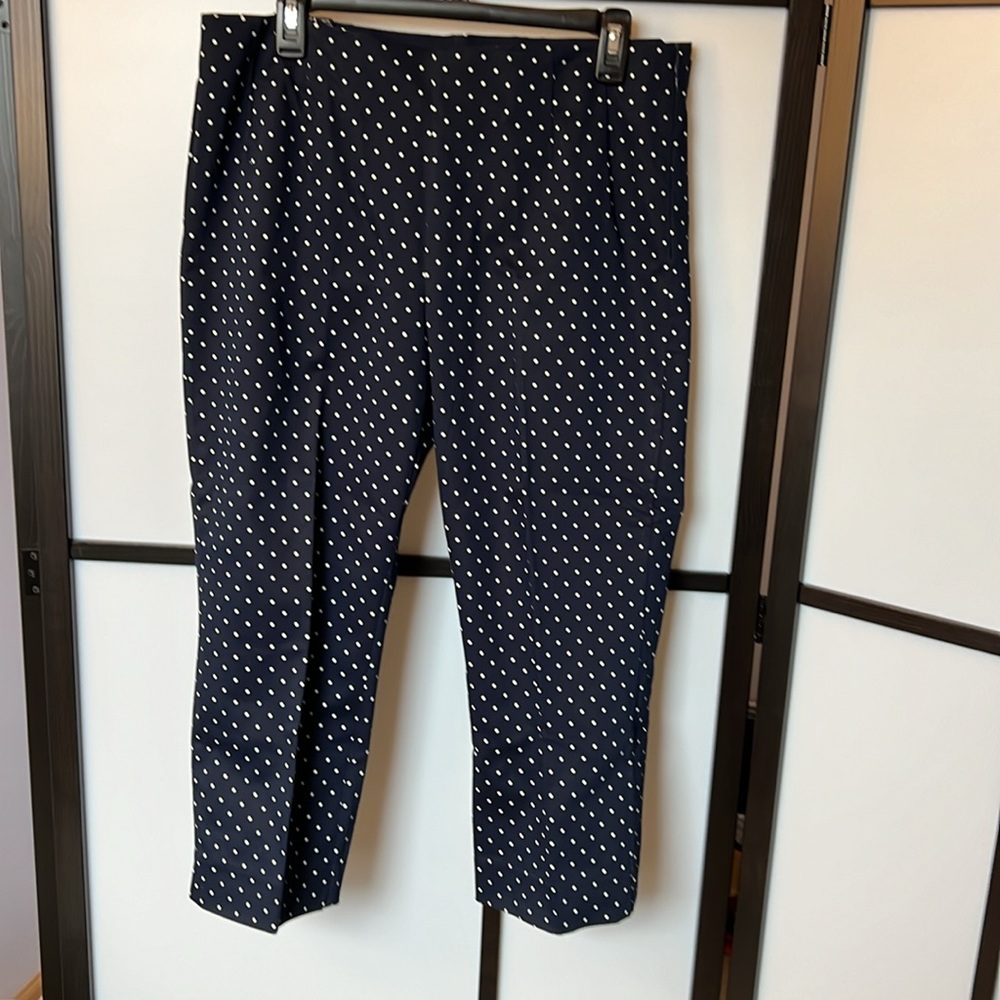 Chaps Navy Capris. 14. NWT